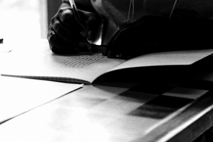 Atelier d'écriture pour exilés.