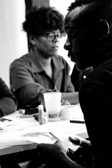 Atelier d'écriture pour exilés.